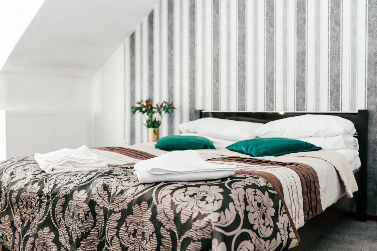 Hotel Zlotogorski Koscielec Buitenkant foto