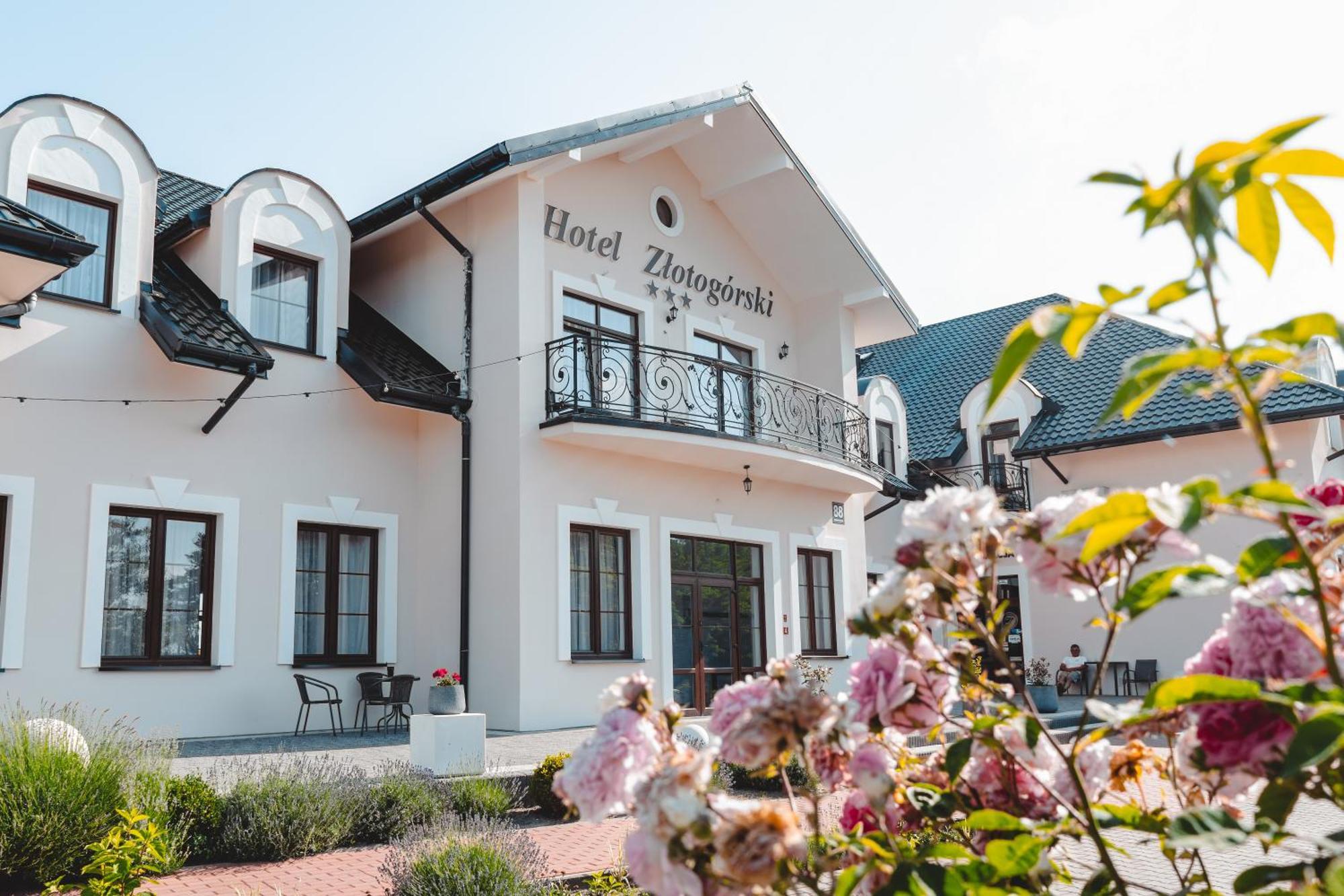 Hotel Zlotogorski Koscielec Buitenkant foto